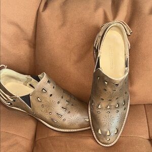 Musse & Cloud Unique Brown Leather Ankle Boots - Women’s Size 7